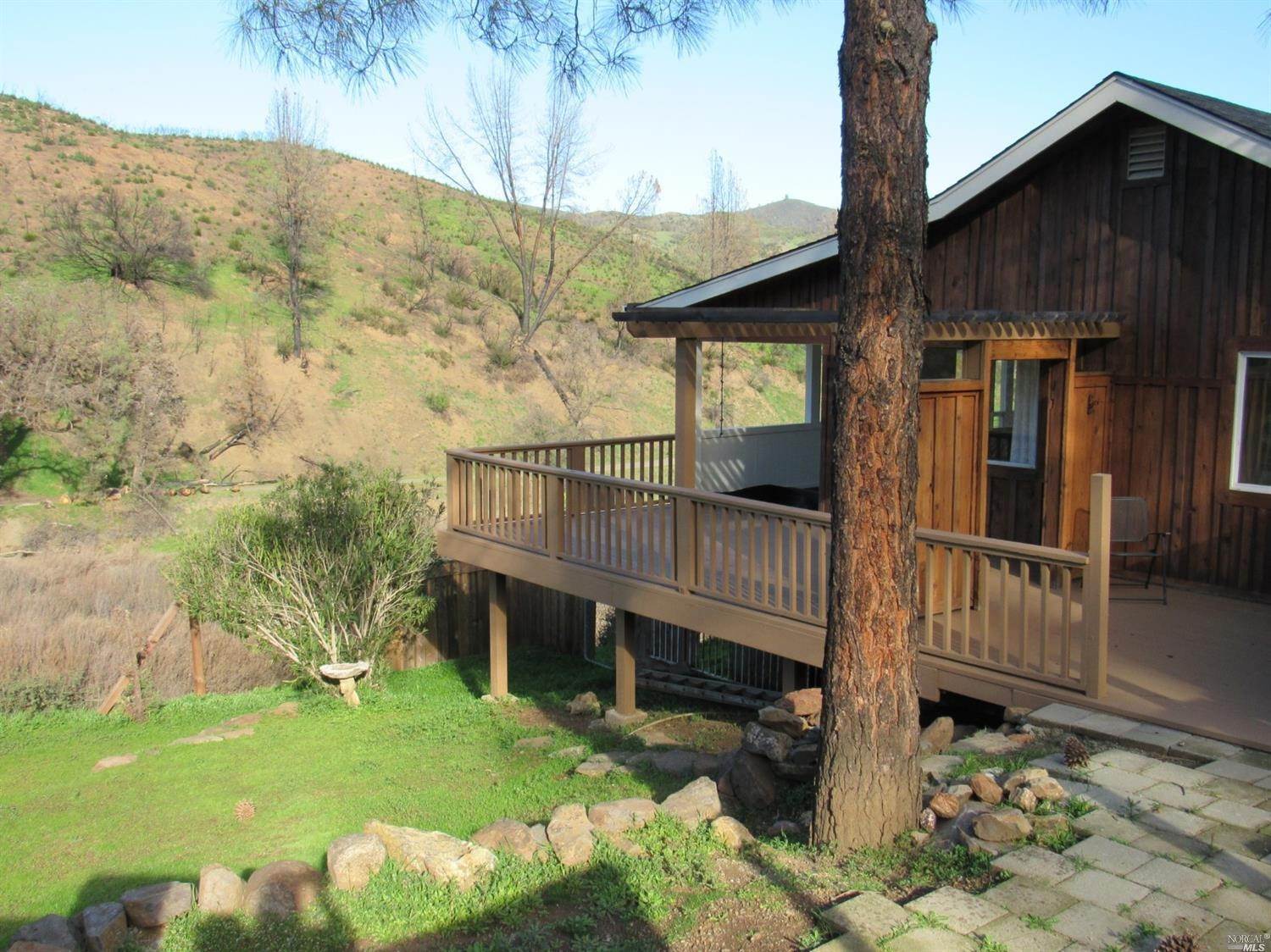 19. Single Family Homes for Sale at 2212 Stagecoach Canyon Road Pope Valley, California 94567 United States