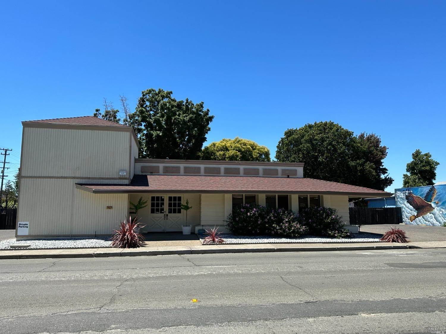 Commercial for Sale at 707 Tuolumne Street Vallejo, California 94590 United States