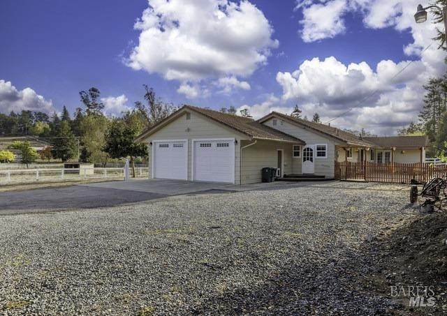 7. Single Family Homes for Sale at 397 W Railroad Avenue Cotati, California 94931 United States