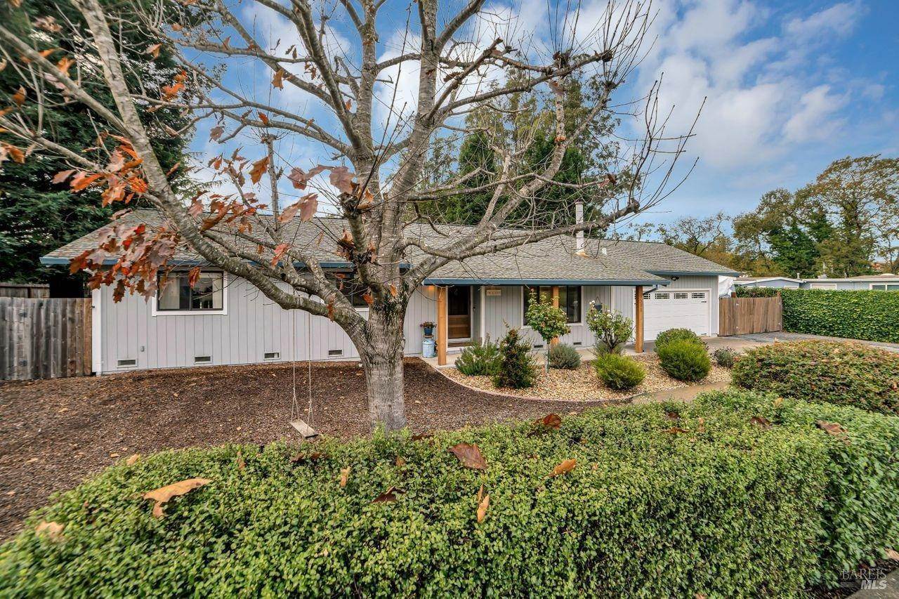 Single Family Homes for Sale at 8511 Cypress Avenue Cotati, California 94931 United States