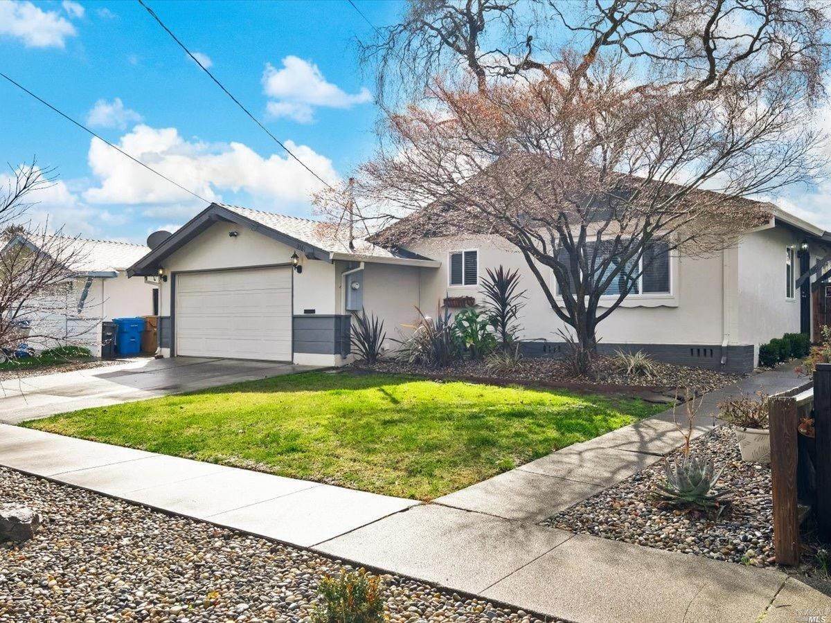2. Single Family Homes for Sale at 3581 Beckworth Drive Napa 3581 Beckworth Drive Napa, California 94558 United States